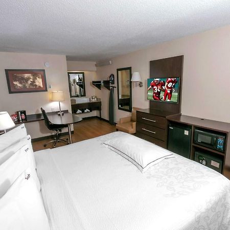 Red Roof Inn Plus+ Statesville Exterior photo