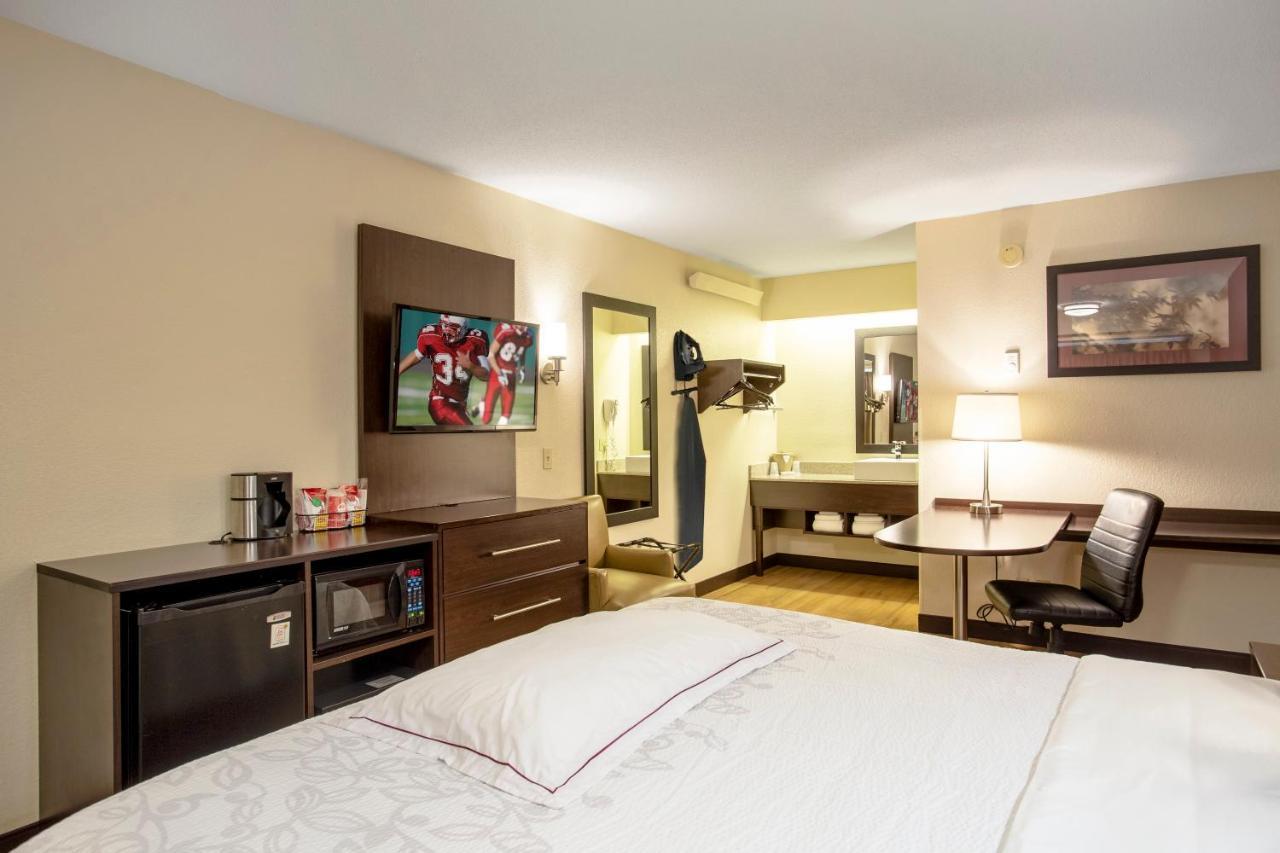 Red Roof Inn Plus+ Statesville Exterior photo