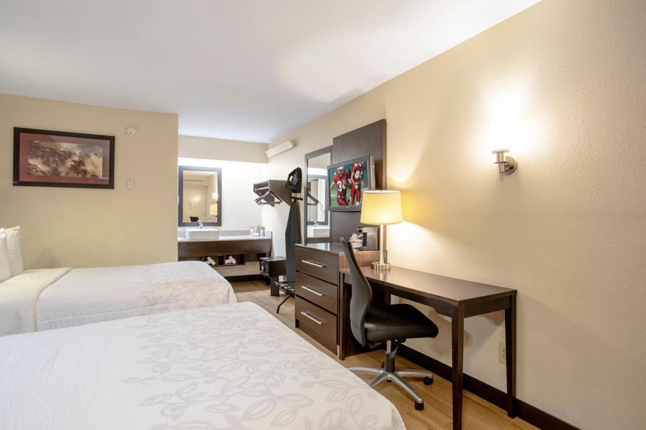 Red Roof Inn Plus+ Statesville Exterior photo